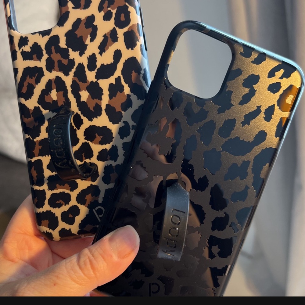 Lloopy case 12 pro max iPhone black leopard and regular leopard